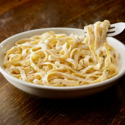 Fettuccine Alfredo (1010 cal)