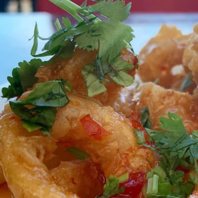 Chicharrones de Pescado con Salsa Aioli de Cilantro - Aperitivo