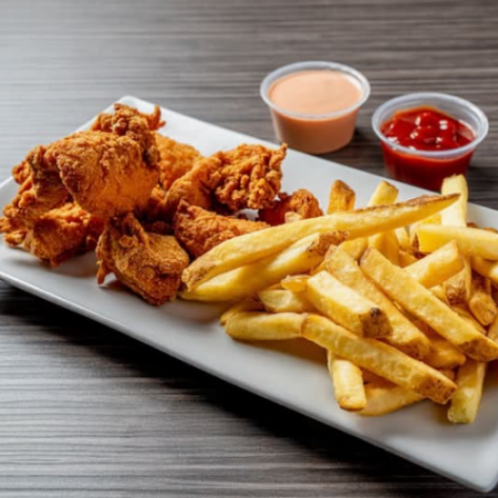 Kids Alitas de Pollo con Papitas