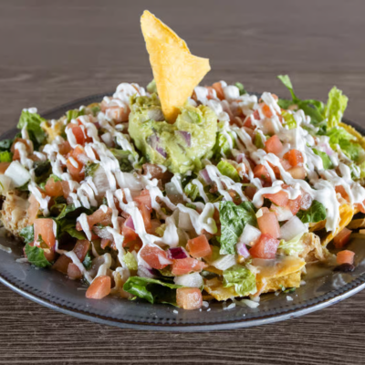 Nachos 5 De Mayo con Pollo Tinga (Grande)