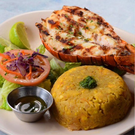 Rabo de Langosta a la Parrilla (14-16oz)