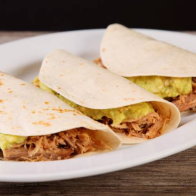 Tres Tacos Suaves de Carnitas