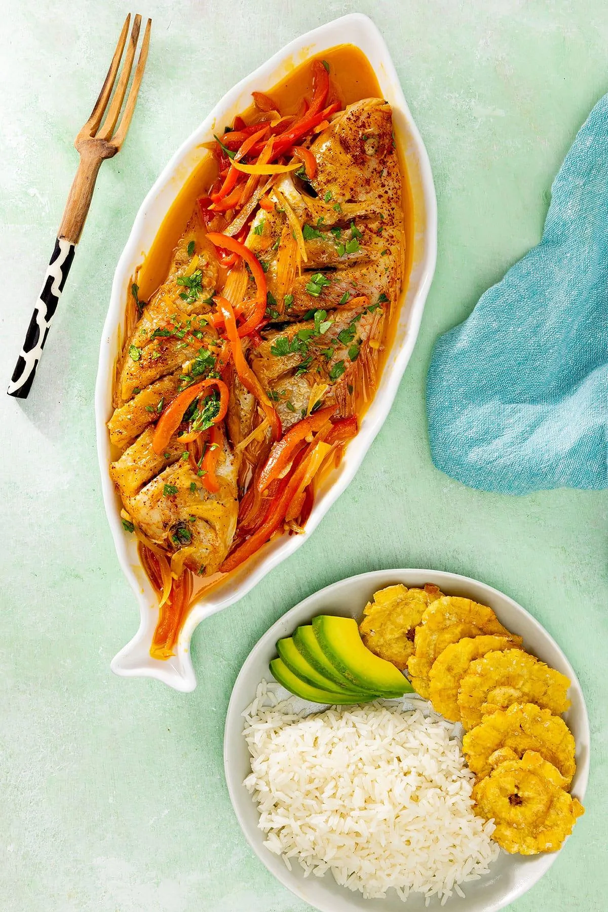 Chillo Entero (Frito, Al Ajillo, al vapor A La Criolla O A La Crema)