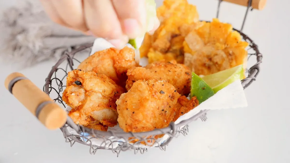 Chicharron De Pollo + Tostones