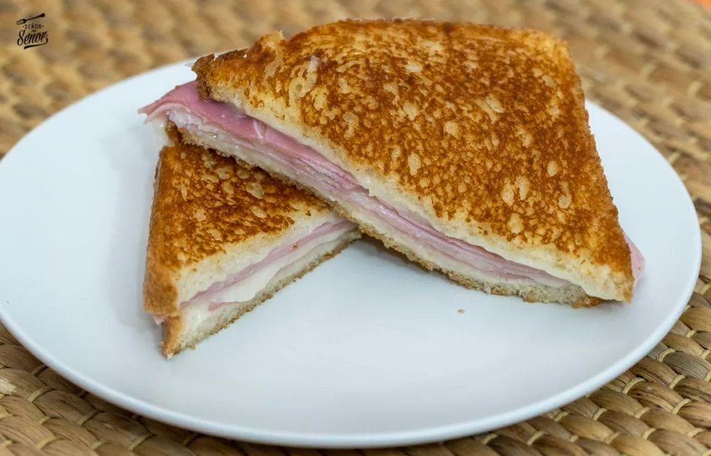 Sándwich De Jamón Y Queso