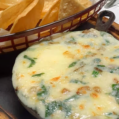 Queso Fundido con Espinaca