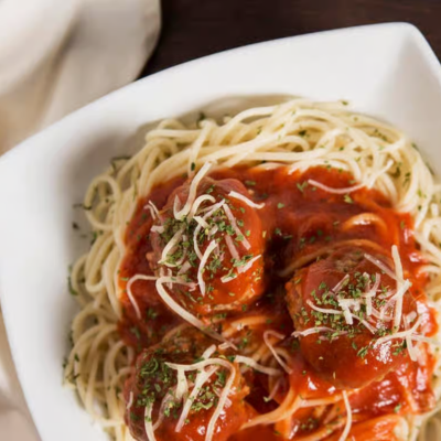 Spaguetti con Albondigas