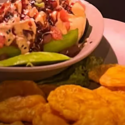 Aguacate Relleno de Ahi Tuna