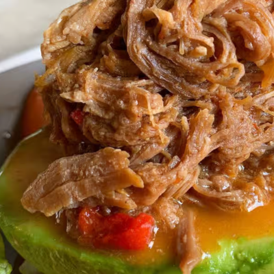 Aguacate Relleno de Ropa Vieja