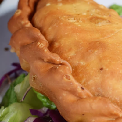 Empanadilla de Pollo y Queso