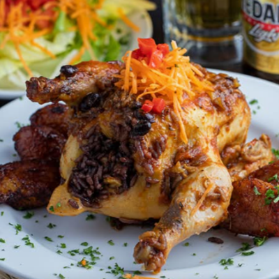 1/2 Gallinita Rellena de Congrí