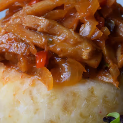 Mofongo Relleno de Carrucho 