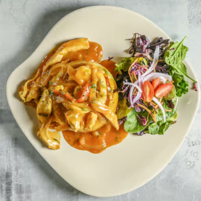 Mofongo Relleno de Pechuga de Pollo al Ajillo