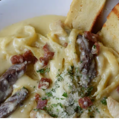 Pasta con Pollo, Churrasco y Chorizo