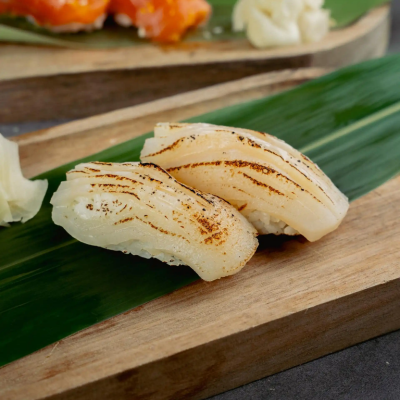 Flamed Scallop Nigiri