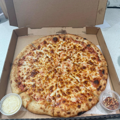 Large Queso Pizza